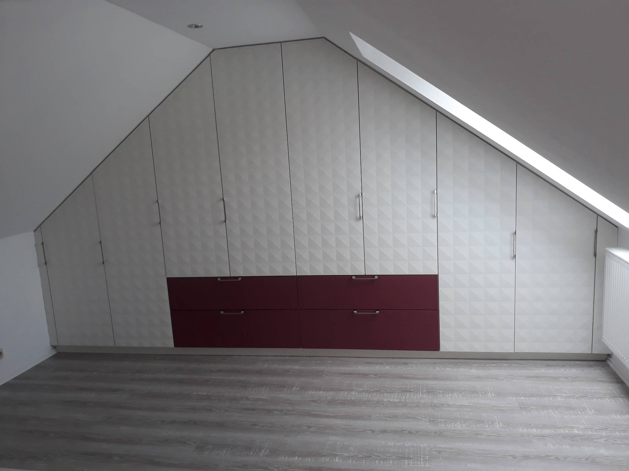 Maßanfertigung - Einbauschrank unter 2 Dachschrägen - Holzarbeiten Blochwitz Neuseußlitz