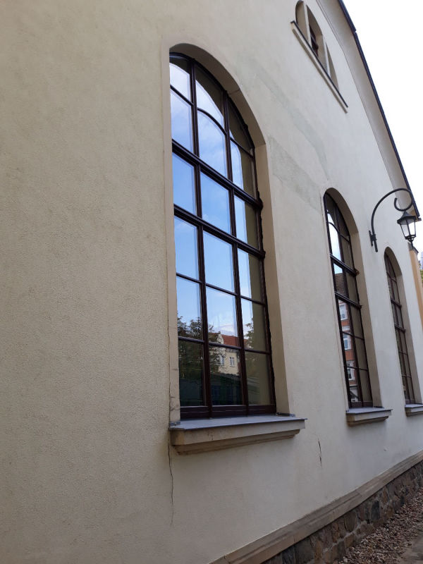 Restaurierung-Fenster-Schulgebaeude-Holzarbeiten-Blochwitz